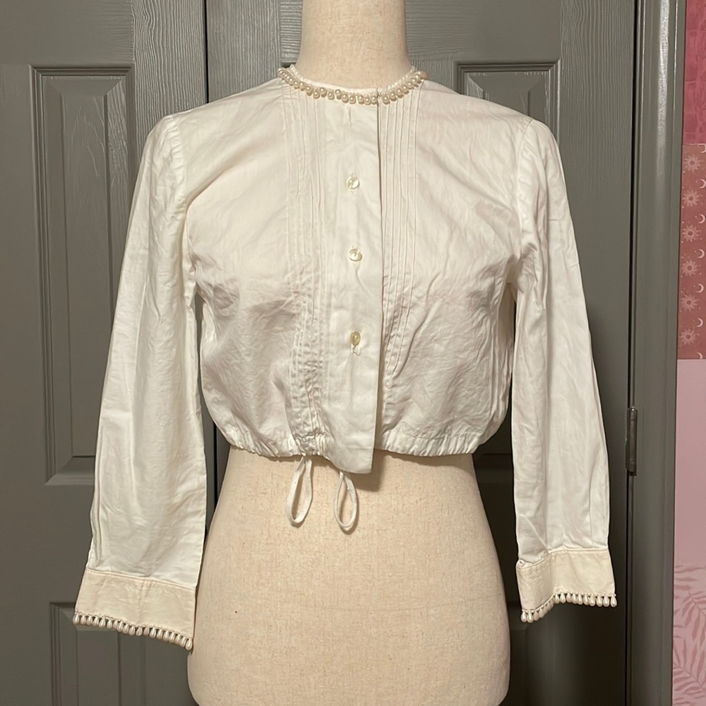 Vintage Swedish button up pearl detail